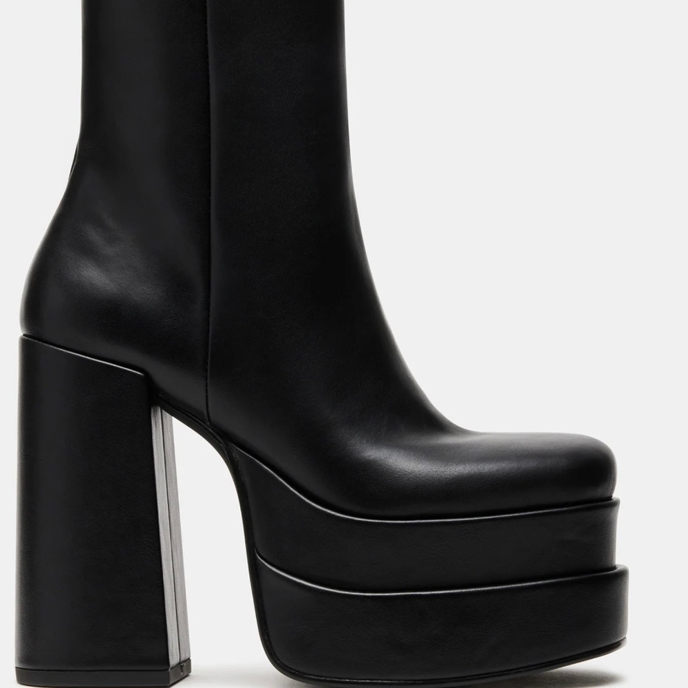 Steve Madden - Cobra Black Boots